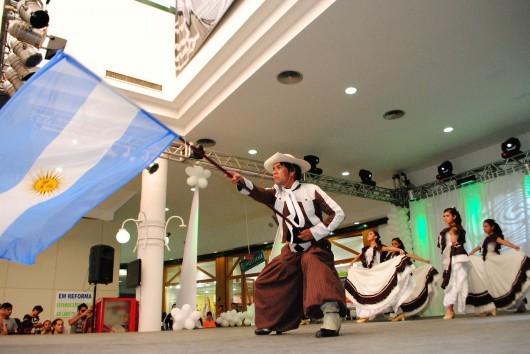 Cultura Argentina encanta no Festinfolc 