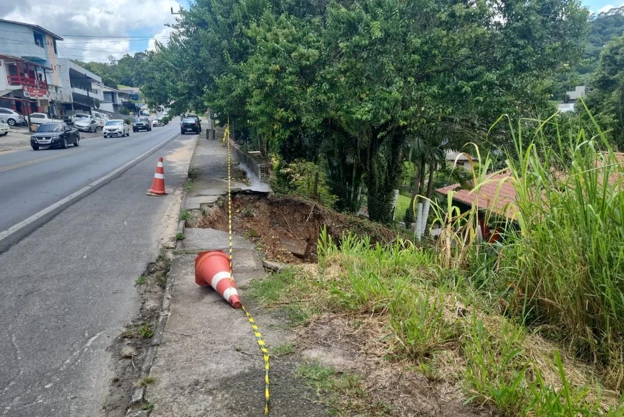 Criciúma: reparos serão feitos na SC-108 após deslizamento