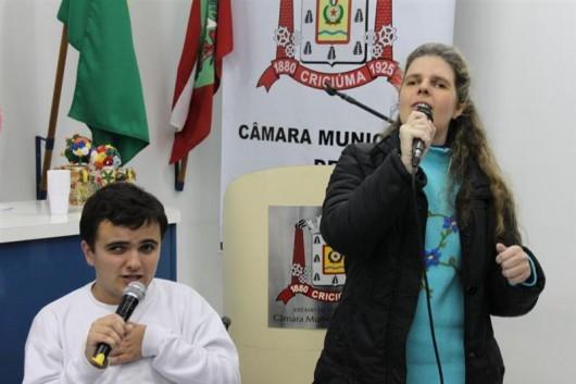 Câmara de Vereadores presta homenagem pelos 44 anos da Apae de Criciúma