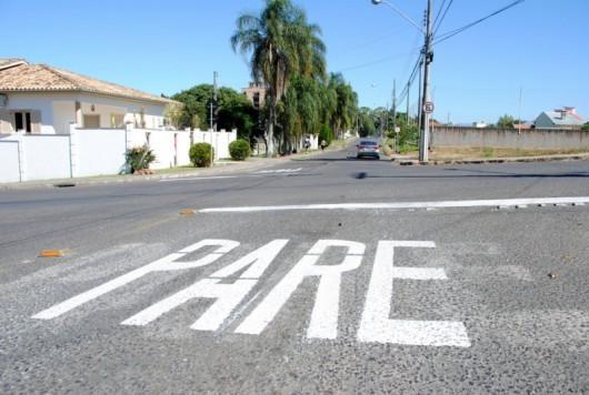 ASTC realiza mutirão de pintura em ruas da cidade