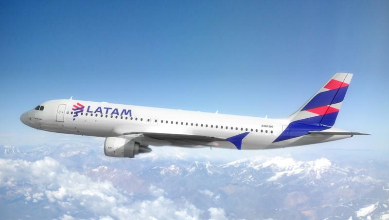 Voos da Latam seguem suspensos até acordo