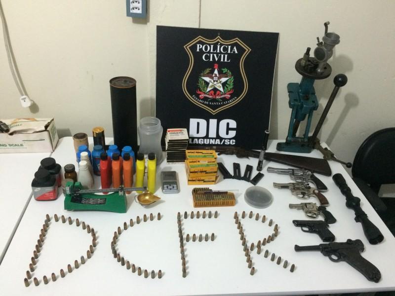 Armas e munições são apreendidas em casa de idoso