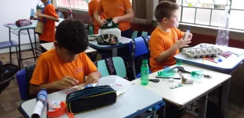 Oficina de Bio-brinquedos leva consciência ambiental de forma lúdica às escolas de Criciúma