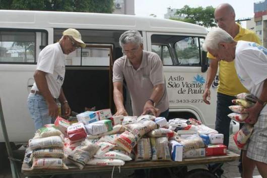 Alimentos doados por tricolores beneficiam instituições