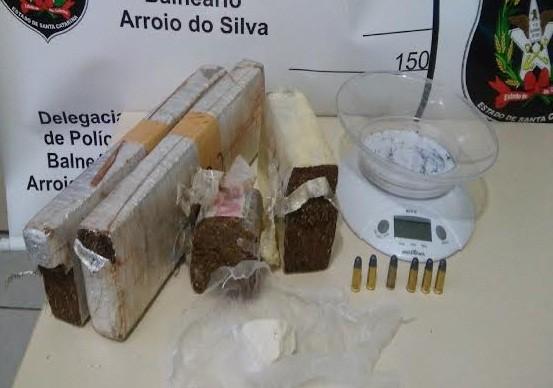 Homem é preso por tráfico e posse ilegal de munição 