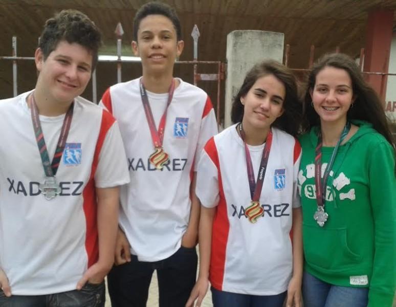 Enxadristas de Içara dominam o pódio do microrregional do Jesc