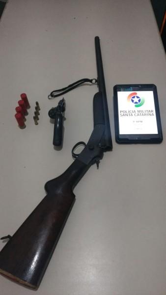 Polícia apreende duas armas de fogo e munições em Criciúma 