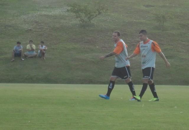 Com novidades, Caio Júnior esboça time para estreia no Brasileirão
