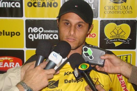 Bruno Meneghel reforça o Tigre