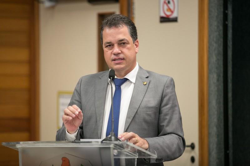 Deputado Rodrigo Minotto testa positivo para Covid-19