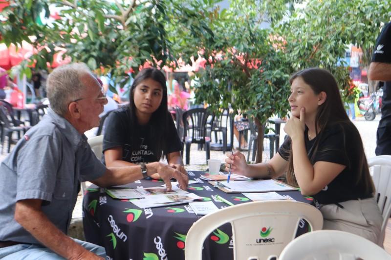 Imposto de Renda na Praça mobilizou dezenas de pessoas nesse fim de semana