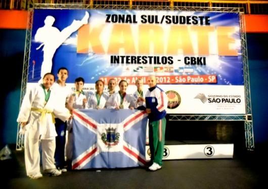 Caratecas de Içara conquistam 14 medalhas em São Paulo