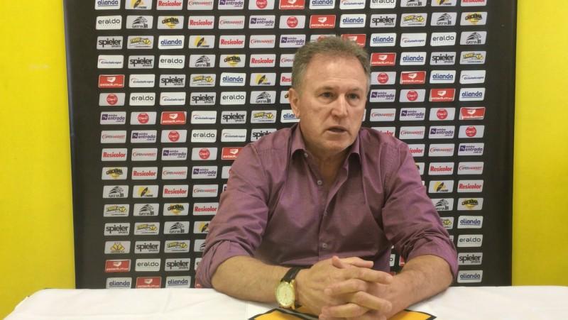  Surpreso com convite para voltar ao Criciúma, Edson Gaúcho diz que chega para ajudar Itamar Schülle