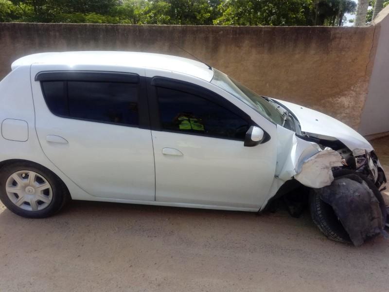 Colisão entre dois carros deixa motorista ferida em Urussanga