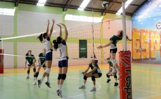 Voleibol feminino de Criciúma luta por classificação 