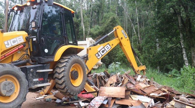 Içara: descarte irregular de lixo pode acarretar em multa a partir de R$ 5 mil