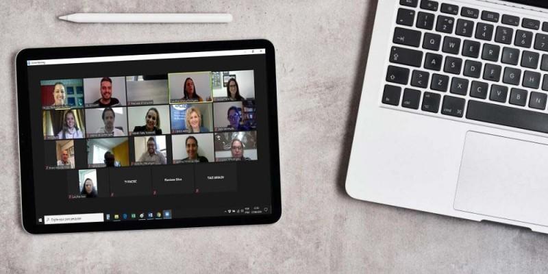 Coworking da Associação Empresarial de Içara é apresentado como modelo em jornada estadual