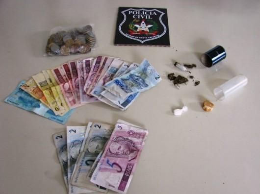 DIC apreende drogas e dinheiro na favela do Ucca