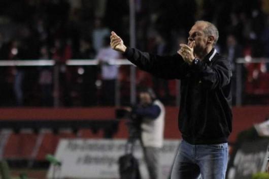 Sílvio: "Vitória gigantesca e com emoção"