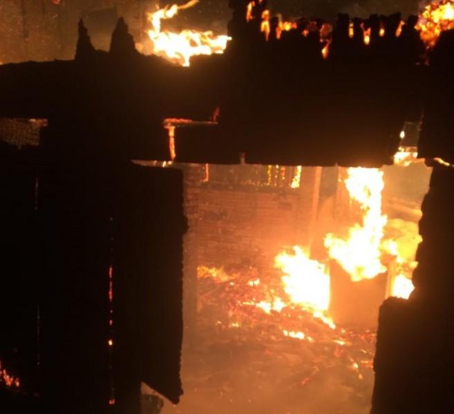 Residência é destruída por incêndio em Urussanga