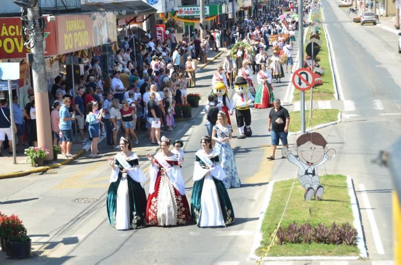 Shows, gastronomia e resgate às origens marcam a 9ª Heimatfest 
