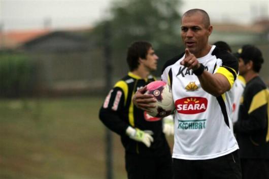 Tigre renova contrato com preparador físico e de goleiros
