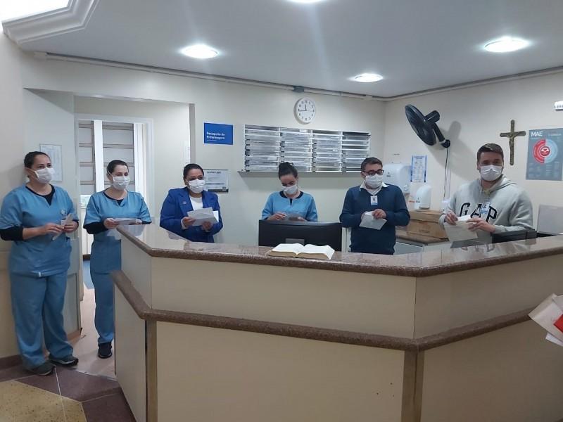 Profissionais do HNSC recebem cartas de encorajamento, solidariedade e fé durante a pandemia