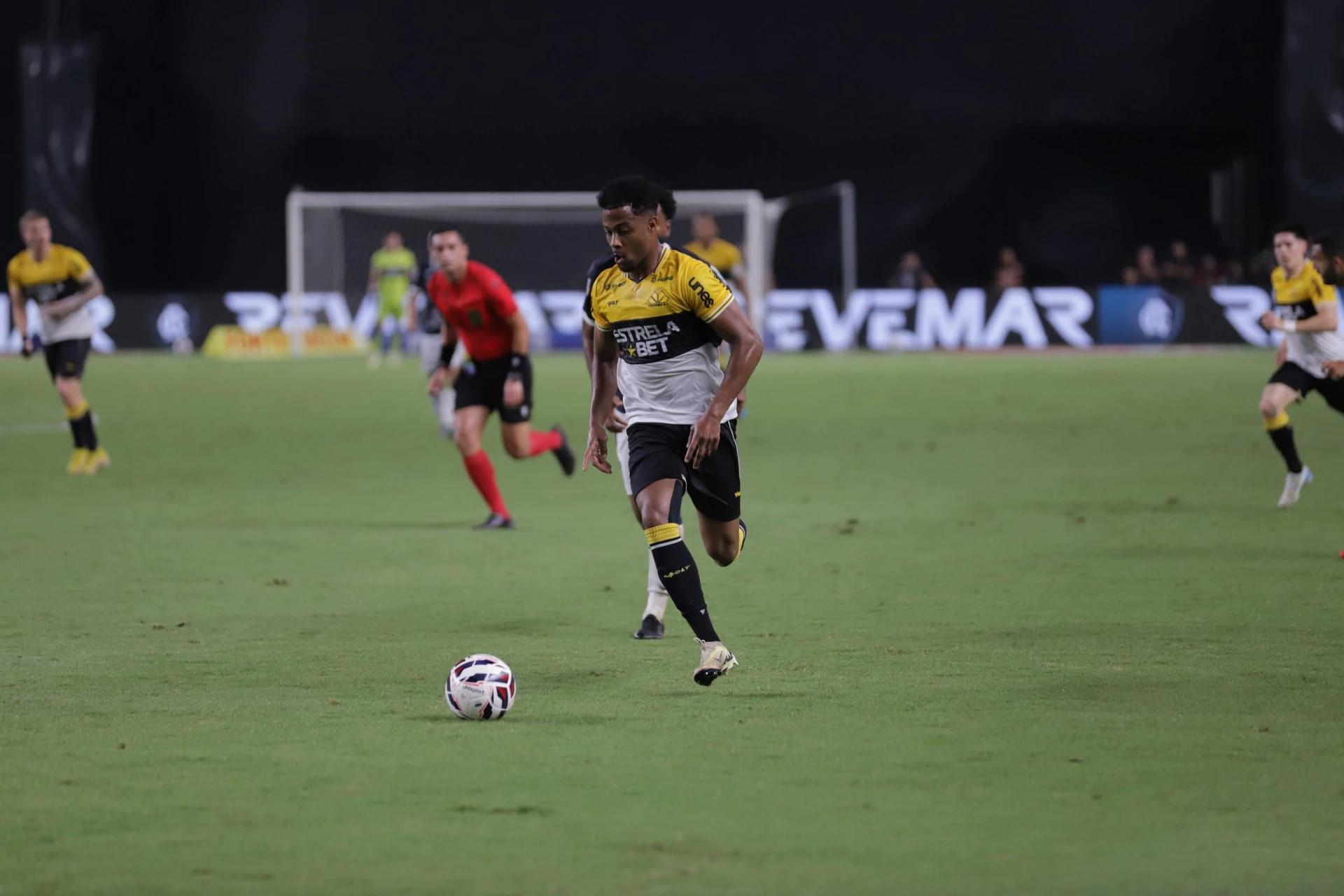 Matheus Trindade valoriza ponto com o Volta Redonda e invencibilidade do Tigre