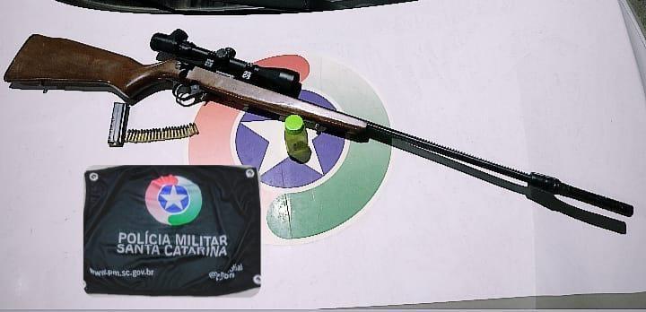 Homem é preso por porte irregular de arma de fogo em Içara