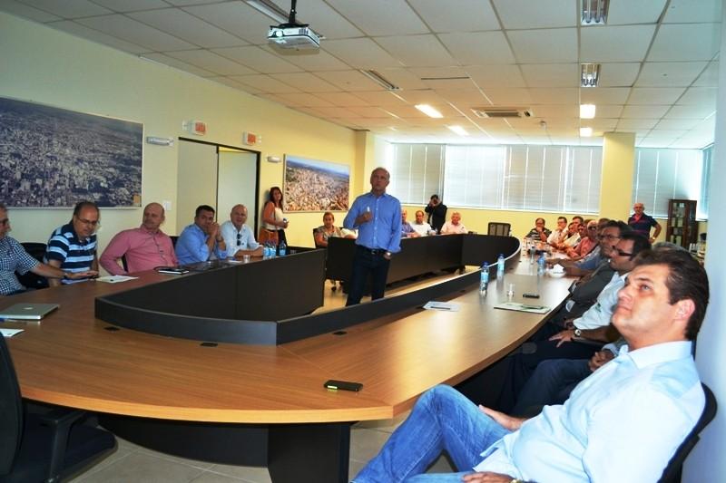 Deputados e entidades se reúnem em prol do Hospital São José