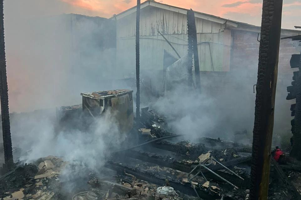 Casa é destruída por incêndio em Balneário Arroio do Silva