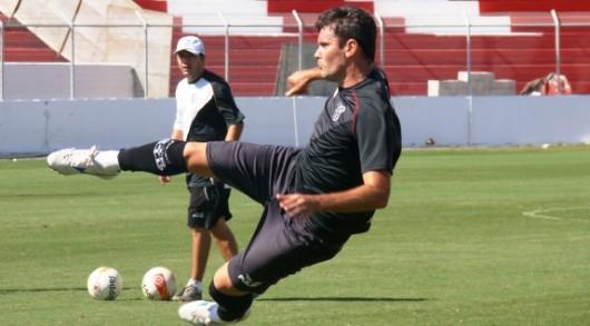 Tigre contrata atacante