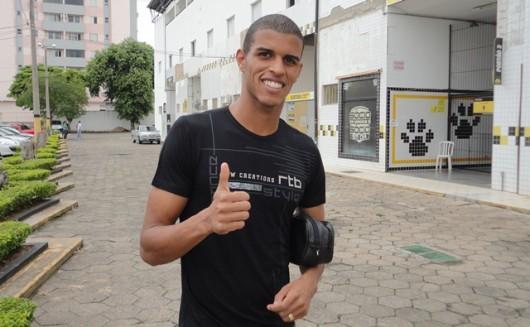Ewerton Páscoa fora dos gramados por três semanas