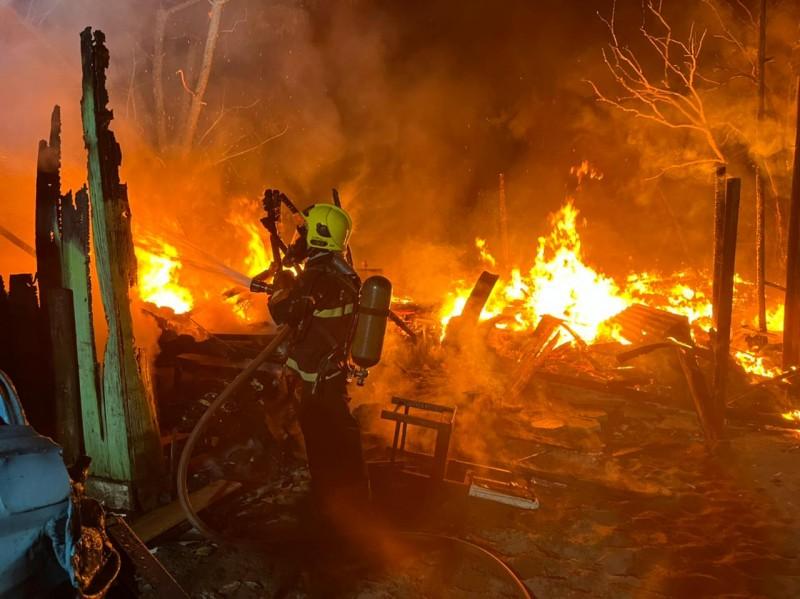 Incêndio em residência mobiliza Corpo de Bombeiros de Araranguá 