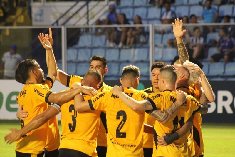 Criciúma vence o Avaí e se isola ainda mais na liderança do Catarinense