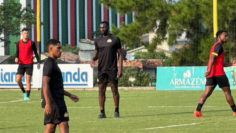 Bolasie é a novidade do treino do Tigre