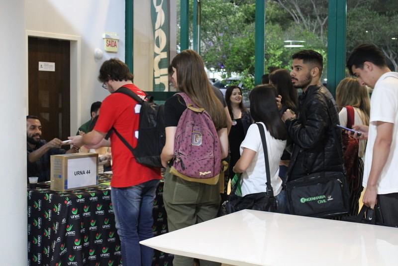 Acadêmicos da Unesc elegem nova diretoria do DCE