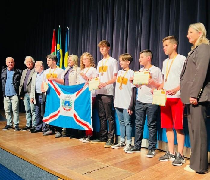 Alunos da rede municipal de Içara recebem sete medalhas na Obmep