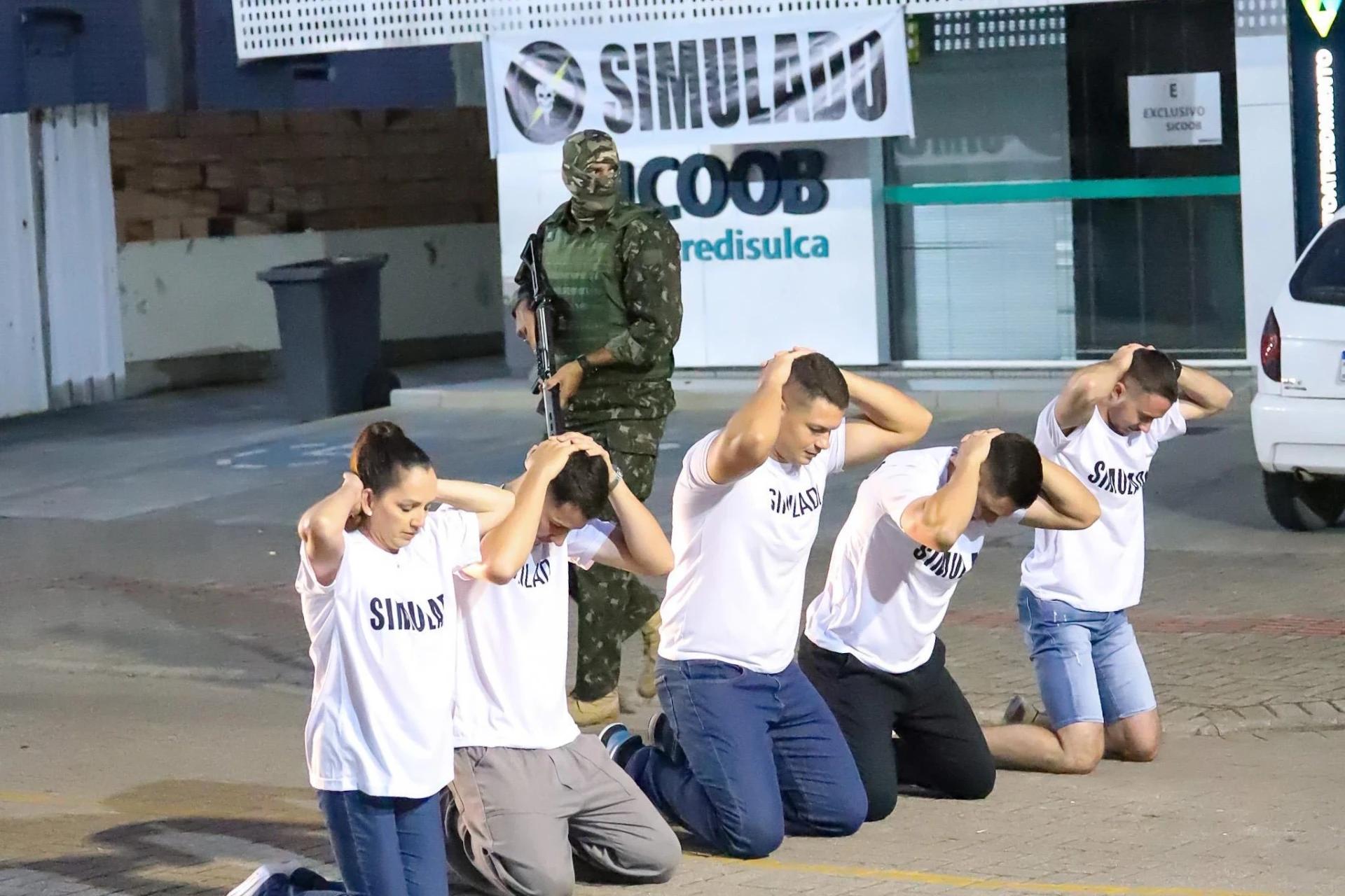 Simulado de assalto a banco mobiliza Polícia Militar em Nova Veneza