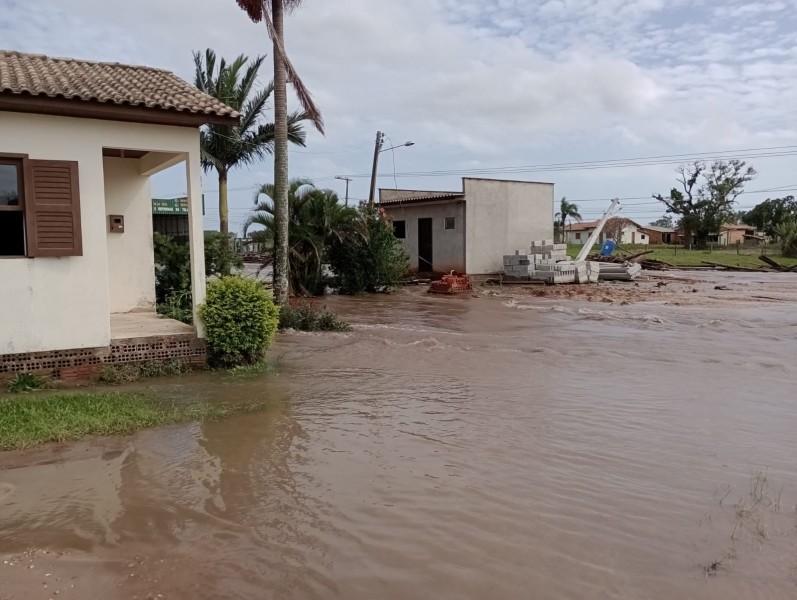 Empresa afirma que não há risco de rompimento da contenção do terceiro açude em Jaguaruna