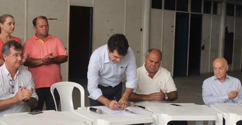 Estagiários reclamam de atraso no pagamento de salários