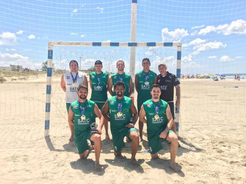 Com dobradinha no pódio, Criciúma conquista Taça BG de handebol masculino