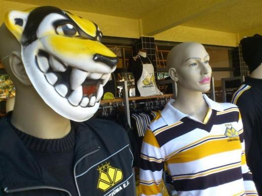 Tigre no coração e no rosto