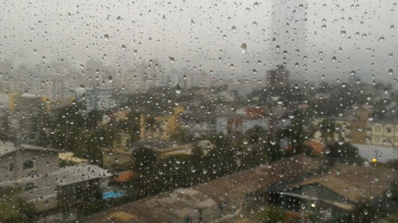 Próximas 24 horas serão com muita chuva na região 