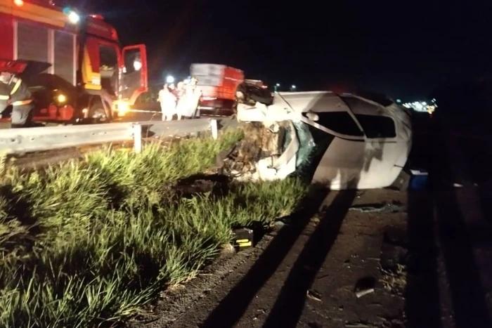 Jovem morre em grave acidente de carro na BR-101