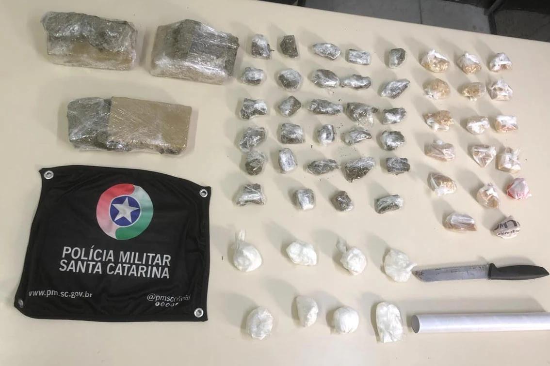 Polícia Militar apreende mais de 2,5 kg de drogas em Criciúma