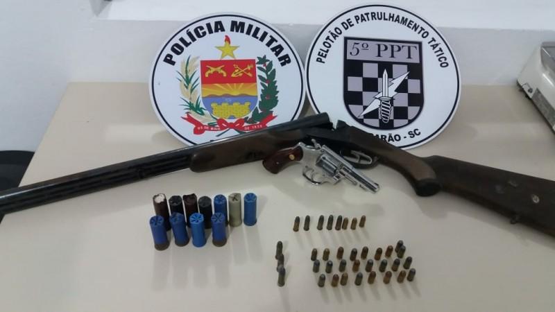 Homem é encontrado com armas em Tubarão