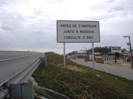 Dnit recomenda atenção antes de construir às margens da BR-101