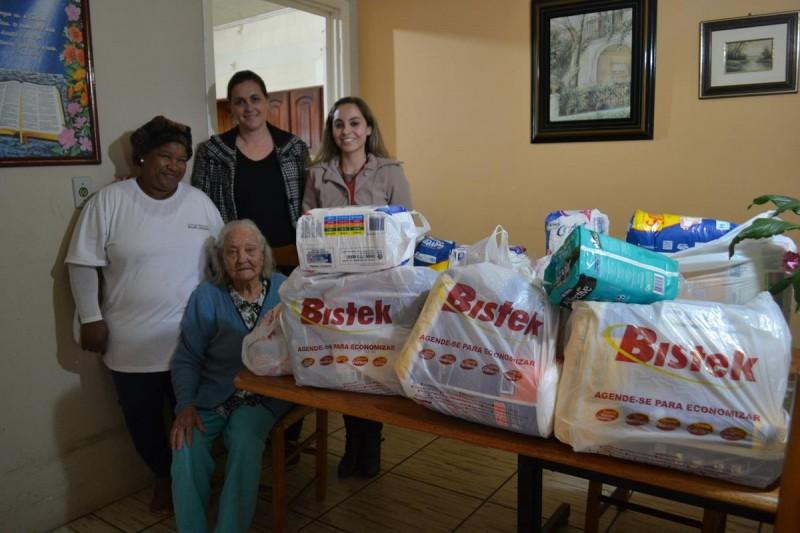 Casa de Repouso recebe donativos arrecadados no Mini Curso Sabores Bistek