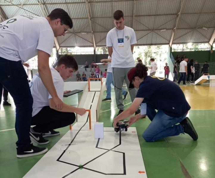 Colégio Satc é campeão estadual da Olimpíada Brasileira de Robótica  